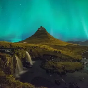 Aurora with kirkjufell