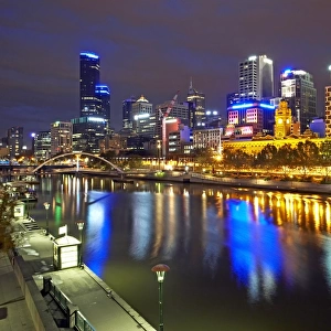 Australia, Melbourne cityscape and River Yarra, illuminated at night