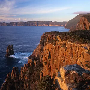 Australia, Tasmania, Cape Huay and diabase cliffs at sunrise