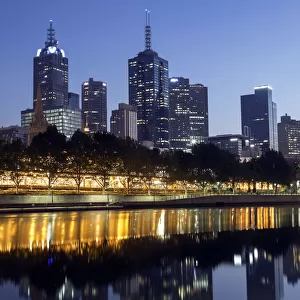 Australia, Victoria, Melbourne, Cityscape with reflection in Yarra river