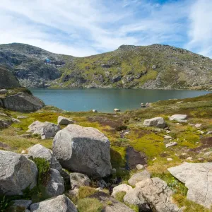 Blue lake track in kosciuszko national park