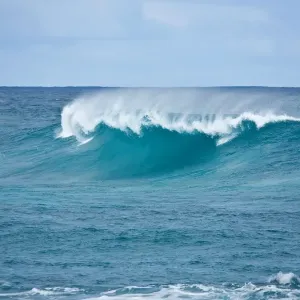 Breaking wave