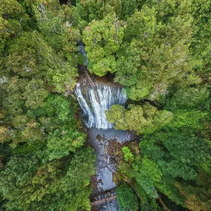 Bridal Veil Fall in Tasmania forest Bridal Veil Fall in Tasmania forest