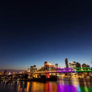 Brisbane by night