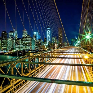 Brooklyn Bridge and Manhattan skyline at night