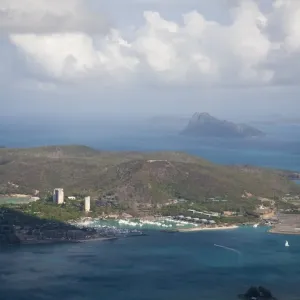 Casinos, airstrip, and yacht harbor, Hamilton Island, Whitsunday Islands, Queensland, Australia
