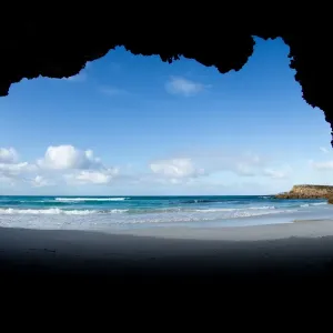 La cueva de Sleaford Bay tiene forma de Australia. La cueva de Sleaford Bay tiene forma de Australia.