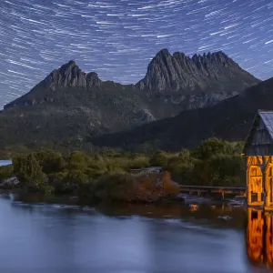 Cradle Mountain and Dove Lake Boat Shed by night
