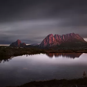 cradle mountain at sunset