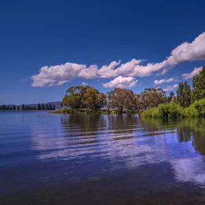 Snowy Mountains ("The Snowies") Canvas Print Collection: Lake Jindabyne, NSW