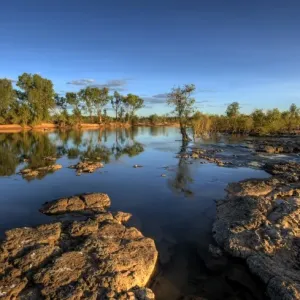 Images Dated 2009 June: 25 Jun 2009