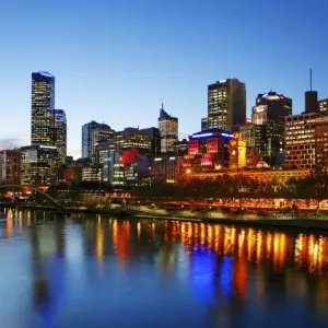 Melbourne Poster Print Collection: Flinders Street Station