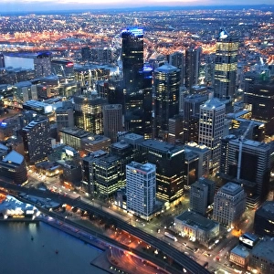 Melbourne City and Yarra river at cloudy dusk