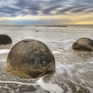 Moeraki Boulders Moeraki Boulders