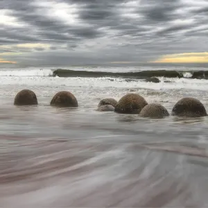 Moeraki Boulders, Koekohe Beach, New Zealand Moeraki Boulders, Koekohe Beach, New Zealand