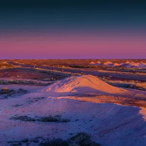 Mullock heaps at the Opal mines in Coober-Pedy, Outback South Australia