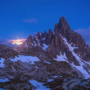 Full rising moon at Dolomite - Italy Full rising moon at Dolomite - Italy