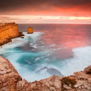 Puesta del Sol en las Grutas de Sheringa. Península Eyre, Australia del Sur. Puesta del Sol en las Grutas de Sheringa. Península Eyre, Australia del Sur.