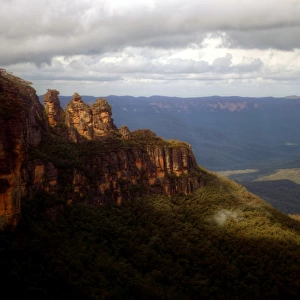 Three Sisters Blue Mountains clouds and rain