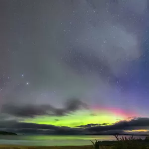Spectacular aurora display, STEVE and Proton arc