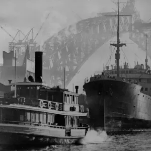 Sydney Harbour Bridge Photographic Print Collection: Constructing Sydney Harbour Bridge