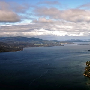 Tasmanian coastline with Great Taylors Bay view