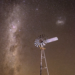 Windmill and milkway aligned
