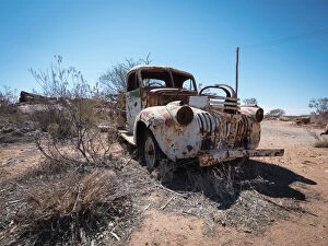 Chris Beavon Collection: Abandoned car in Outback Australia