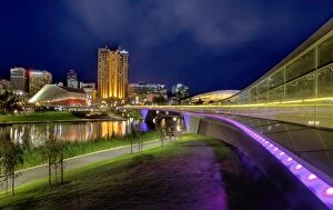 Images Dated 27th March 2015: Adelaide River Torrens & The Riverbank Precinct Footbridge, South Australia