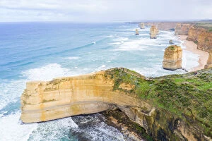 12 Apostles Collection: Aerial View of the 12 apostles and Coastline, Great ocean Road