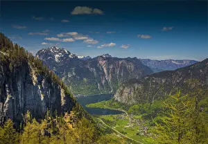 Images Dated 11th May 2017: The Alpine village of Hallstatt in the central mountain region of Austria