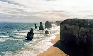 Images Dated 24th March 2011: Twelve Apostles, Great Ocean Road