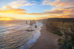 Images Dated 25th March 2016: Twelve Apostles on the Great Ocean Road