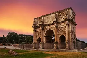 Urban Skyline Prints: The Arch of Constantine (Arco di Costantino) Between the Colosseum and the Palatine Hill