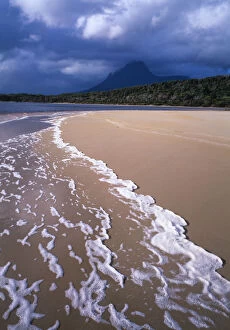 Images Dated 23rd April 2007: Australia, Tasmania, New River Lagoon and Precipitous Bluff