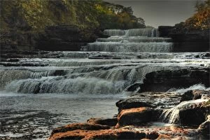 Images Dated 4th October 2011: Aysgarth Falls