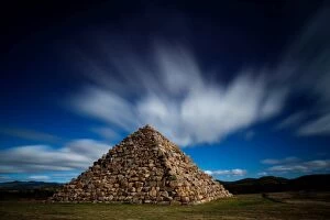 Images Dated 30th April 2011: Ballandean pyramid