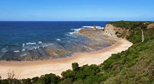 Awe Inspiring Australian Panoramas Collection: Beautiful beach and rock outcrop near Inverloch, Victoria, Australia