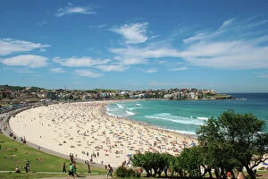 Landscape Puzzles Collection: Beautiful Bondi Beach in Sydney, Australia