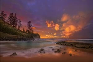 Images Dated 8th August 2014: A beautiful dawn at Cemetery bay near Kingston, Norfolk Island