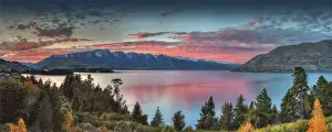 Beautiful lake Wakitipu, Otago, during the autumn season, south island, New Zealand