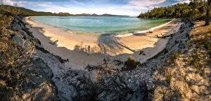 Images Dated 21st May 2016: Bryans Beach at Freycinet National Park, Tasmania
