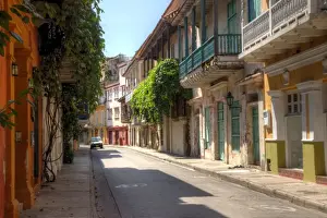 Mariusz Kluzniak Prints: Cartagena old colonial style street