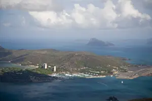 Casinos, airstrip, and yacht harbor, Hamilton Island, Whitsunday Islands, Queensland, Australia