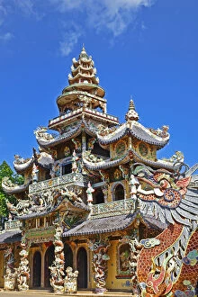 Images Dated 5th January 2013: Chua Linh Phuoc temple, Dalat