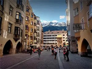 Images Dated 17th May 2017: City view of Innsbruk, in the alpine region of Tyrol, Austria