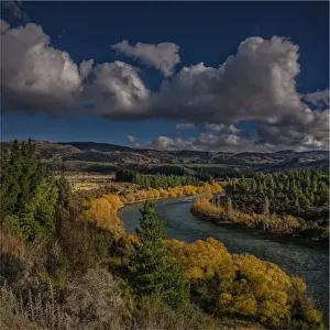 Images Dated 25th April 2014: Clutha River view