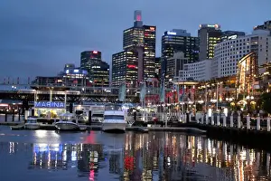 Marina Prints: Darling harbour marina