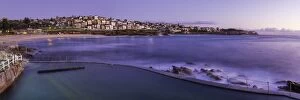 Images Dated 18th January 2016: Dawn Bronte Beach