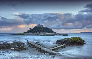 Images Dated 27th September 2012: Dawn Light St. Michael Mount